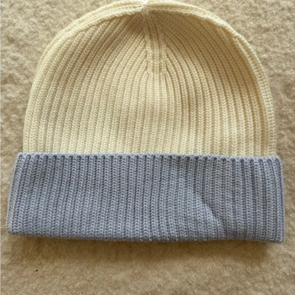 NWT Dior Cream and Lavender Knit Beanie - Picture 4 of 5